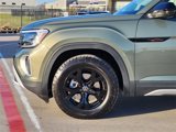 New 2025 Volkswagen Atlas Peak Edition SE image 6