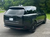 Used 2025 Land Rover Range Rover SE image 3