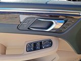 Certified 2025 Porsche Macan image 5