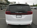 Used 2023 Chrysler Pacifica Touring-L image 5