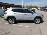 New 2025 Jeep Compass Latitude image 2