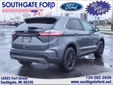 Used 2023 Ford Edge SEL w/ Convenience Package image 2