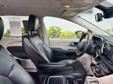 Used 2023 Chrysler Pacifica Touring-L image 6
