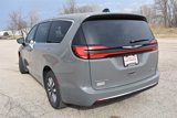 New 2025 Chrysler Pacifica Select image 5