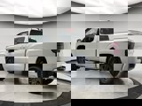 Used 2025 Nissan Frontier SV image 3