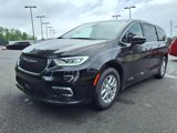 New 2025 Chrysler Pacifica Select image 4