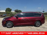Used 2021 Chrysler Pacifica Touring-L image 2