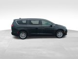 Used 2023 Chrysler Pacifica Touring-L image 5