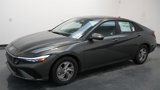 Used 2025 Hyundai Elantra SE w/ Cargo Package image 4