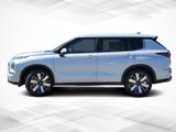 New 2025 Mitsubishi Outlander SE image 4