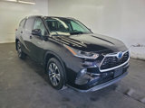 Used 2021 Toyota Highlander XLE image 3