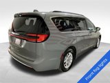 Used 2022 Chrysler Pacifica Touring-L image 4