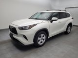Used 2020 Toyota Highlander LE image 2