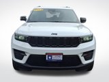 Certified 2023 Jeep Grand Cherokee Altitude image 3
