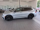 Used 2022 Volkswagen Tiguan SE R-Line image 2