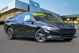 Used 2023 Hyundai Elantra SEL image 2