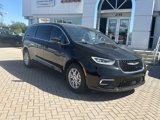 New 2025 Chrysler Pacifica Select image 4