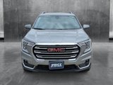 Used 2024 GMC Terrain SLT image 2