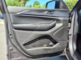 Used 2024 Jeep Grand Cherokee L Laredo image 4