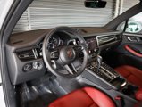 Certified 2025 Porsche Macan image 4