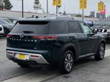 New 2025 Nissan Pathfinder SL image 2