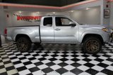 Used 2017 Toyota Tacoma 4x4 Access Cab image 3