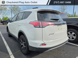 Used 2018 Toyota RAV4 SE image 4