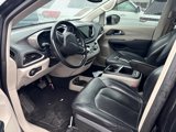Used 2021 Chrysler Pacifica Touring-L image 4