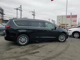 New 2025 Chrysler Pacifica Select image 4