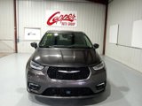 Used 2023 Chrysler Pacifica Touring-L image 2