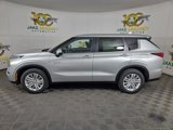 New 2025 Mitsubishi Outlander ES image 4