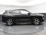New 2025 Mitsubishi Outlander SE image 3
