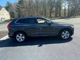 Used 2022 Volvo XC60 B5 Momentum image 6