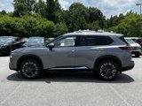 New 2025 Nissan Rogue Platinum image 3