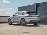 Certified 2025 Porsche Macan image 3