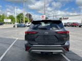 New 2025 Toyota Highlander Platinum image 3