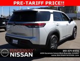 New 2025 Nissan Pathfinder SV image 4