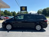 Used 2017 Toyota Sienna XLE Premium image 3