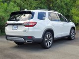 New 2025 Honda Pilot Touring image 3