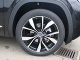 New 2025 Volkswagen Atlas SEL Premium R-Line image 4