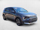 Used 2024 Kia Niro LX image 3