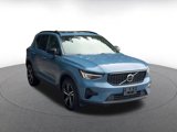Used 2024 Volvo XC40 B5 Core image 3