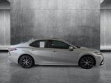 Used 2022 Toyota Camry SE image 4