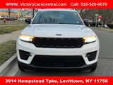 Used 2023 Jeep Grand Cherokee Altitude image 2
