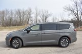 New 2025 Chrysler Pacifica Select image 3