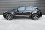 Certified 2024 Porsche Macan image 3