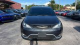 Used 2020 Chrysler Pacifica Touring-L image 3