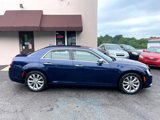 Used 2017 Chrysler 300 C image 4