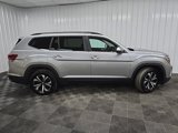Used 2024 Volkswagen Atlas SE image 2