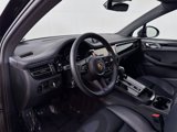 Used 2025 Porsche Macan image 4